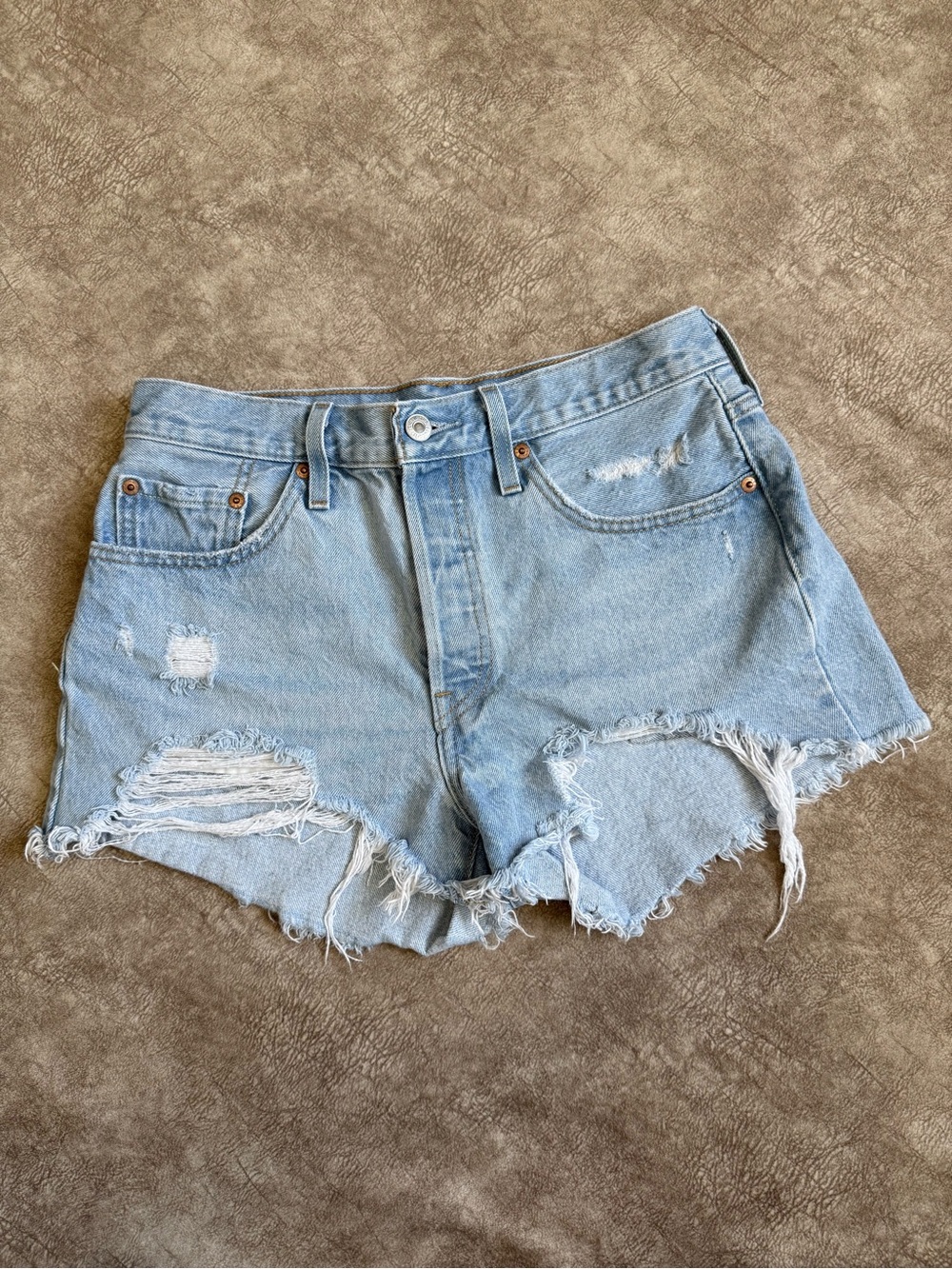 Levi’s 501 Original Denim Shorts Distressed Button Fly Light Wash Size 28
